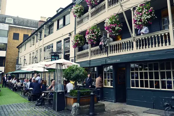 Tudo o que você precisa saber sobre a cerveja inglesa -George Inn